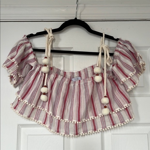 Tobi Crop Top - Picture 2 of 5
